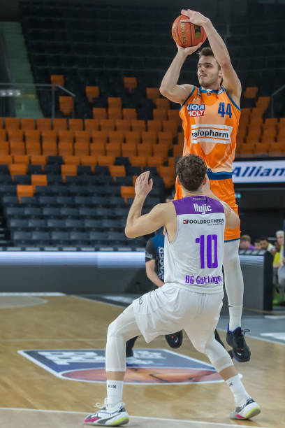 球场内包含 球场内包含